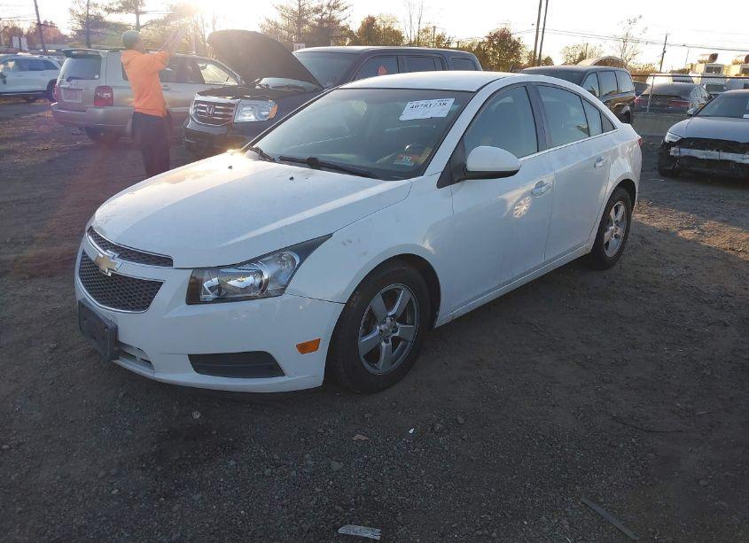 Photo 2 of 2014 Chevrolet Cruze 1LT AUTO (VIN 1G1PC5SB6E7450714)