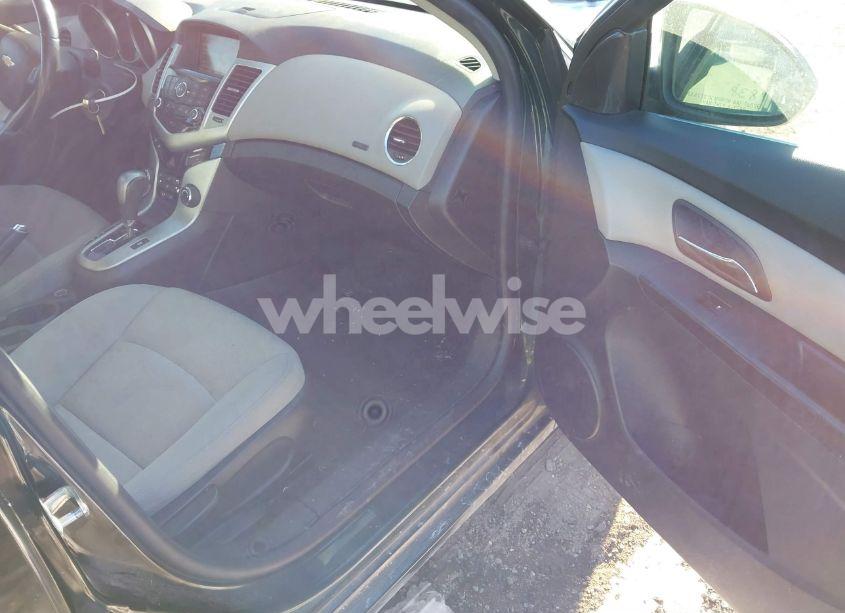 Photo 5 of 2014 Chevrolet Cruze 1LT AUTO (VIN 1G1PC5SB6E7474236)