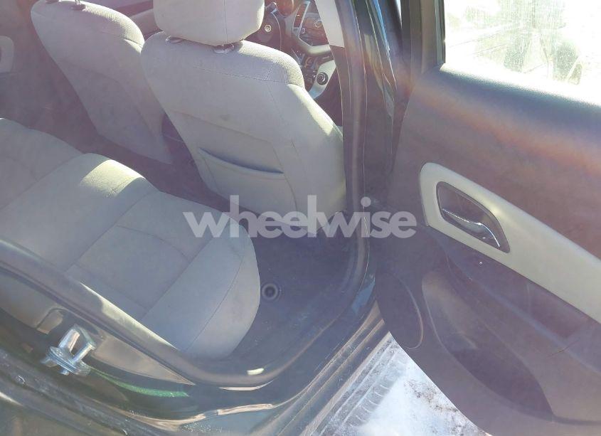 Photo 8 of 2014 Chevrolet Cruze 1LT AUTO (VIN 1G1PC5SB6E7474236)