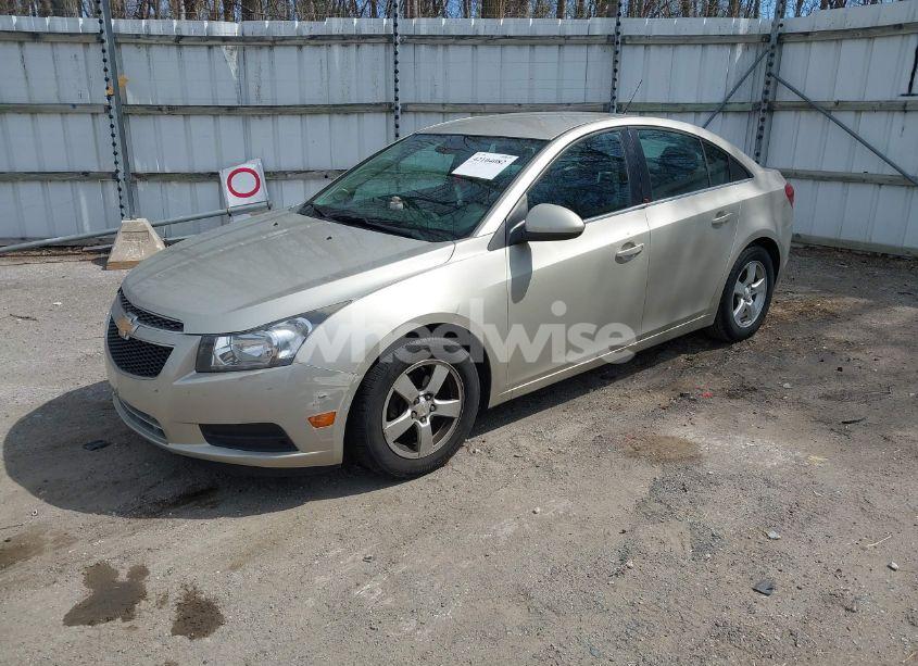 Photo 2 of 2014 Chevrolet Cruze 1LT AUTO (VIN 1G1PC5SB6E7483230)