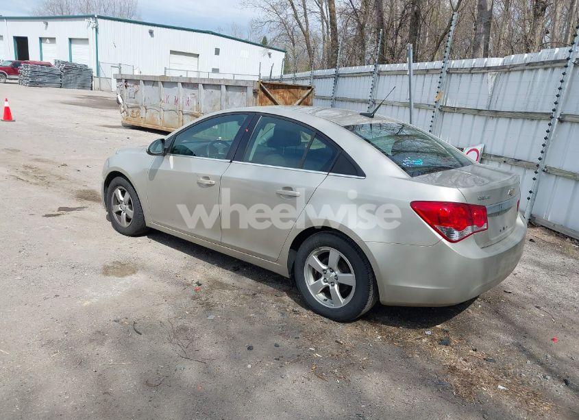 Photo 3 of 2014 Chevrolet Cruze 1LT AUTO (VIN 1G1PC5SB6E7483230)