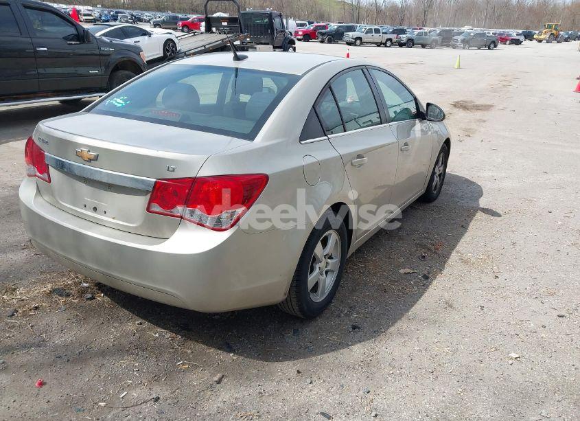 Photo 4 of 2014 Chevrolet Cruze 1LT AUTO (VIN 1G1PC5SB6E7483230)