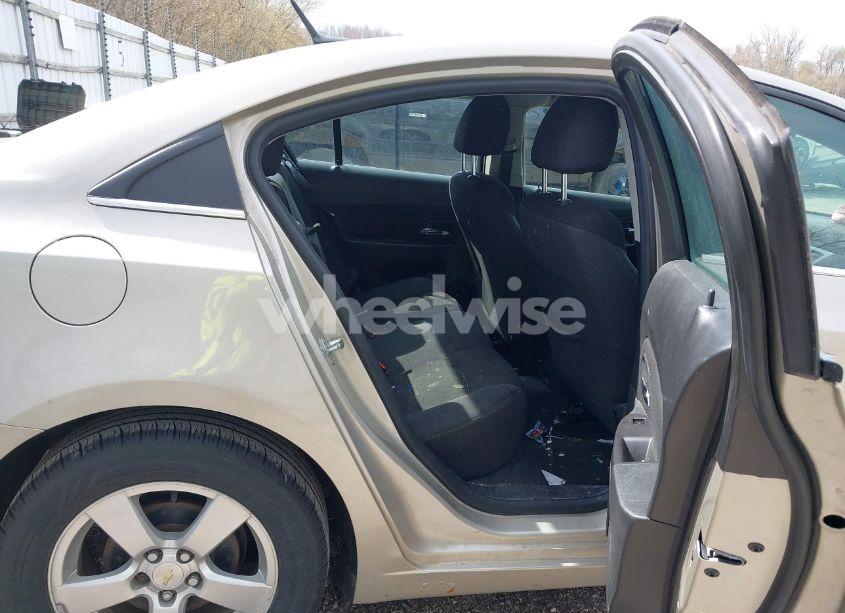 Photo 8 of 2014 Chevrolet Cruze 1LT AUTO (VIN 1G1PC5SB6E7483230)