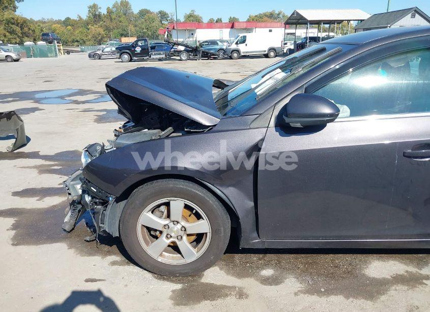 Photo 6 of 2015 Chevrolet Cruze 1LT AUTO (VIN 1G1PC5SB6F7159695)