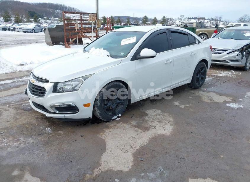 Photo 2 of 2015 Chevrolet Cruze 1LT AUTO (VIN 1G1PC5SB6F7171202)