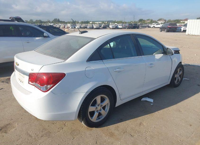 Photo 4 of 2015 Chevrolet Cruze 1LT AUTO (VIN 1G1PC5SB6F7210886)