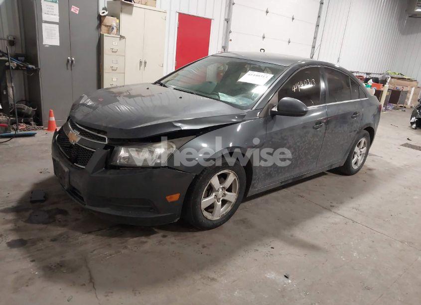 Photo 2 of 2013 Chevrolet Cruze 1LT AUTO (VIN 1G1PC5SB7D7233834)
