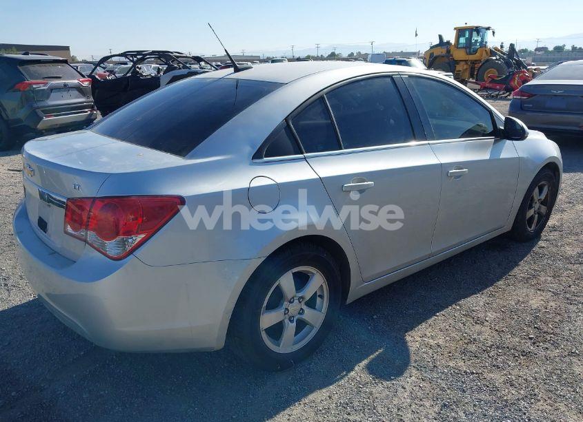 Photo 4 of 2014 Chevrolet Cruze 1LT AUTO (VIN 1G1PC5SB7E7102162)