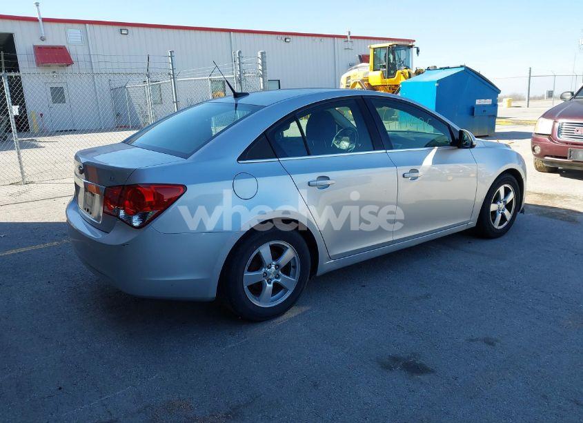 Photo 4 of 2014 Chevrolet Cruze 1LT AUTO (VIN 1G1PC5SB7E7121682)