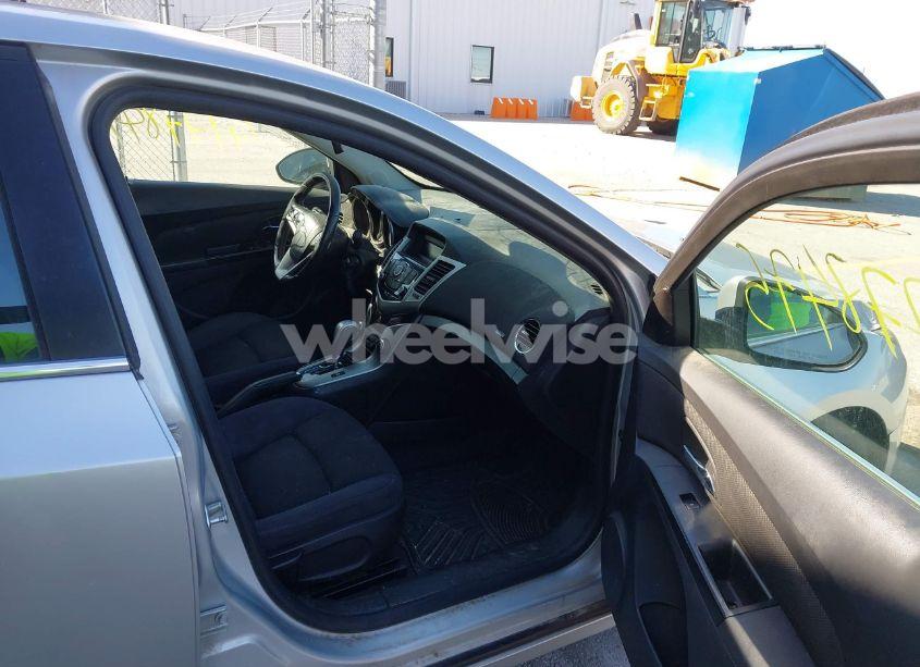 Photo 5 of 2014 Chevrolet Cruze 1LT AUTO (VIN 1G1PC5SB7E7121682)