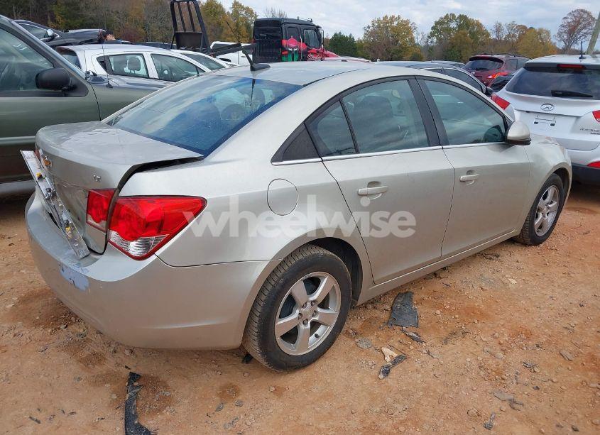 Photo 4 of 2014 Chevrolet Cruze 1LT AUTO (VIN 1G1PC5SB7E7126039)