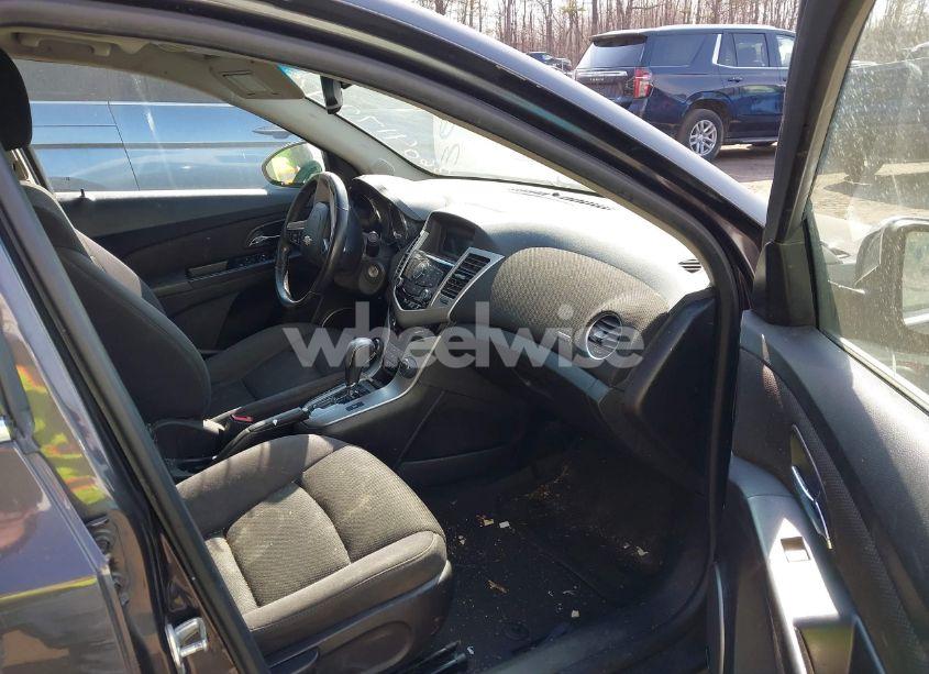 Photo 5 of 2014 Chevrolet Cruze 1LT AUTO (VIN 1G1PC5SB7E7149370)