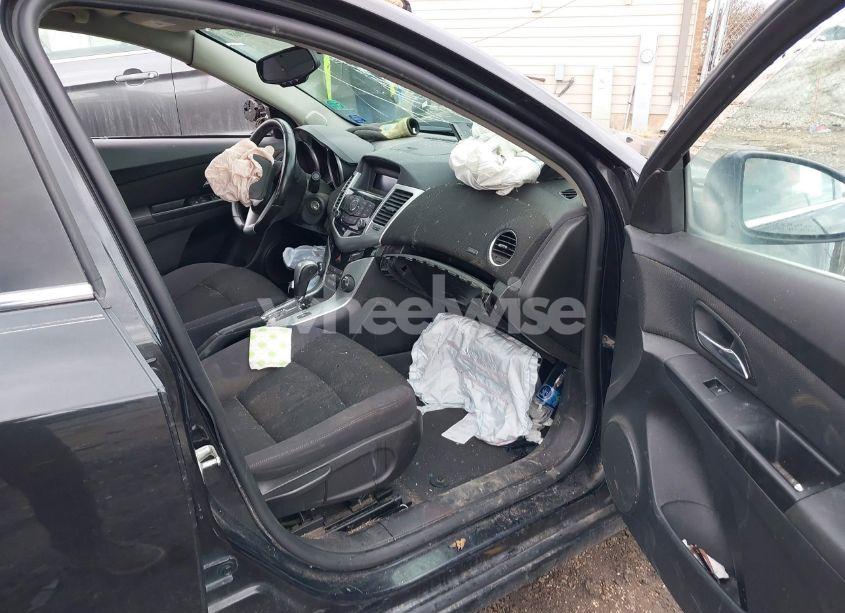 Photo 5 of 2014 Chevrolet Cruze 1LT AUTO (VIN 1G1PC5SB7E7214931)