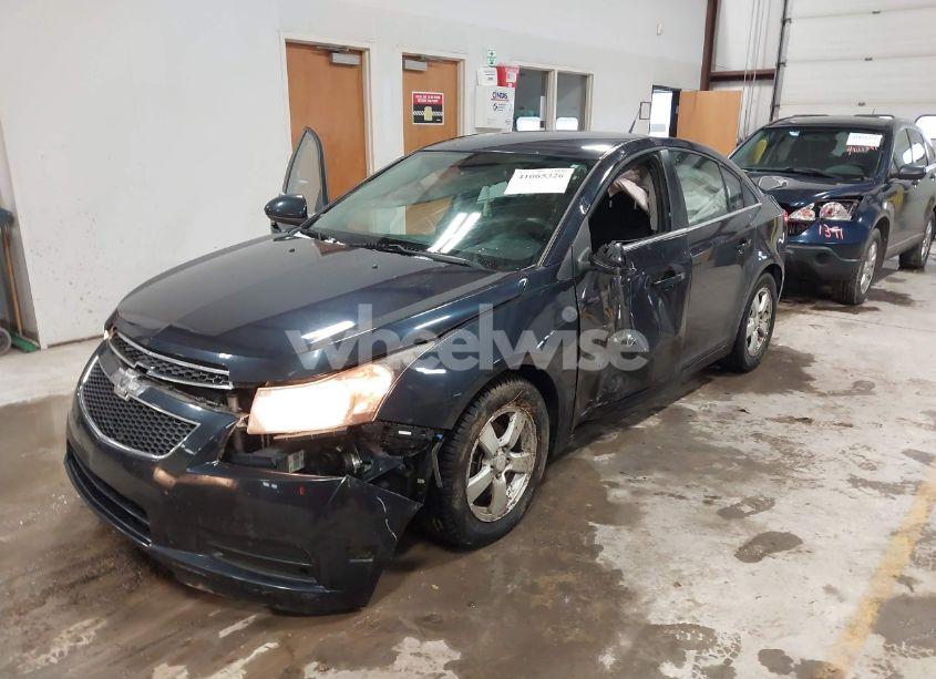 Photo 2 of 2014 Chevrolet Cruze 1LT AUTO (VIN 1G1PC5SB7E7245161)