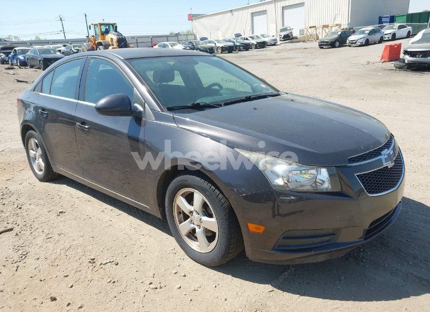 2014 Chevrolet Cruze 1LT AUTO (VIN 1G1PC5SB7E7317864) main photo