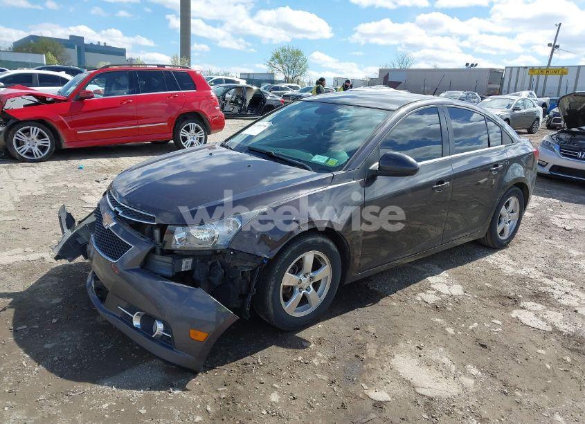 Photo 2 of 2014 Chevrolet Cruze 1LT AUTO (VIN 1G1PC5SB7E7339623)