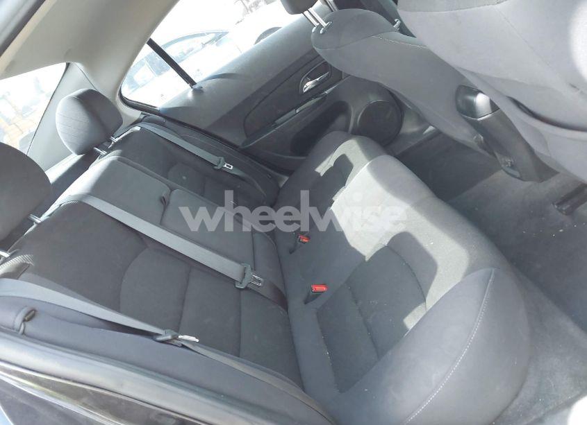 Photo 8 of 2014 Chevrolet Cruze 1LT AUTO (VIN 1G1PC5SB7E7339623)