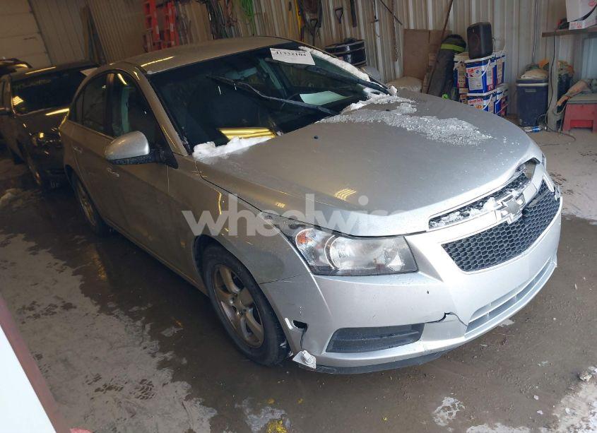 2014 Chevrolet Cruze (VIN 1G1PC5SB7E7383069) main photo