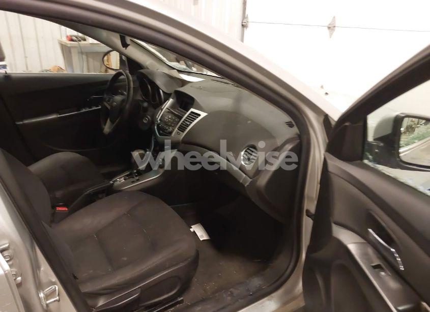 Photo 5 of 2014 Chevrolet Cruze (VIN 1G1PC5SB7E7383069)