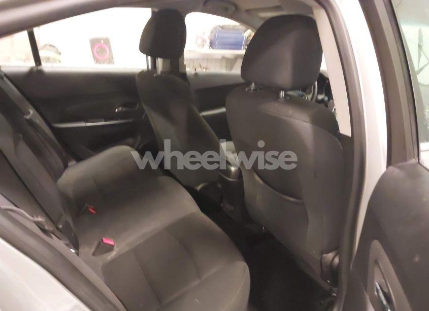 Photo 8 of 2014 Chevrolet Cruze (VIN 1G1PC5SB7E7383069)