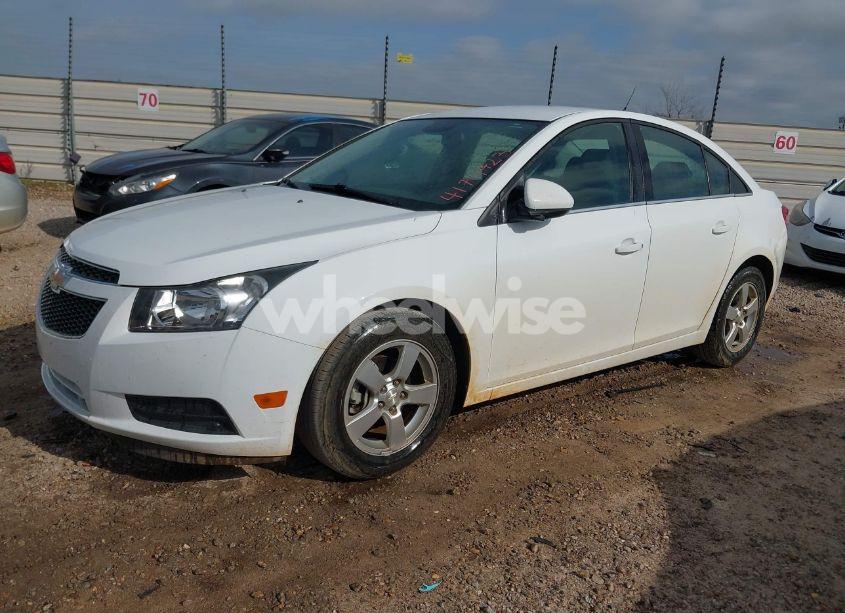 Photo 2 of 2014 Chevrolet Cruze 1LT AUTO (VIN 1G1PC5SB7E7412196)