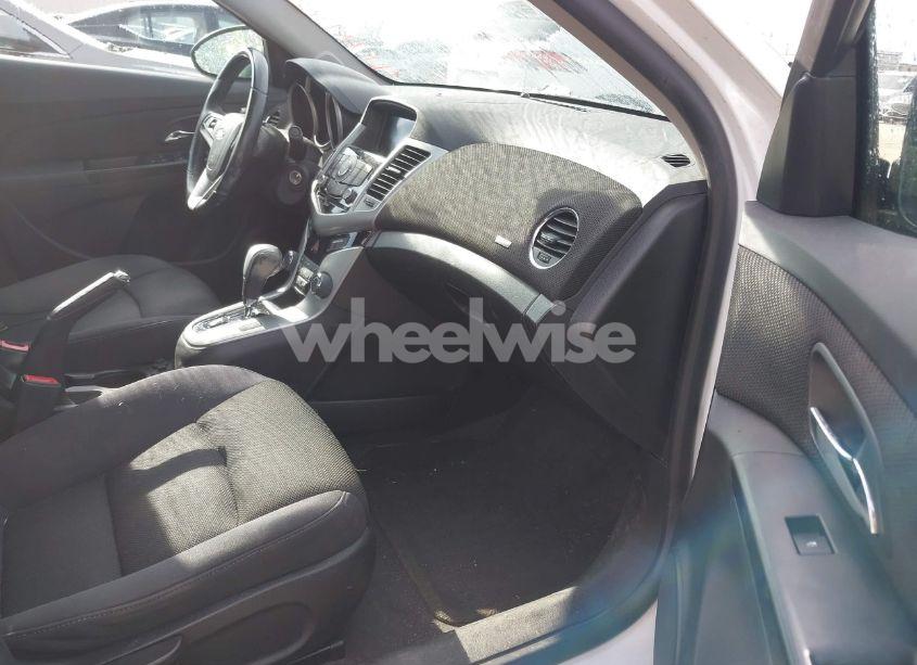 Photo 5 of 2014 Chevrolet Cruze 1LT AUTO (VIN 1G1PC5SB7E7412196)