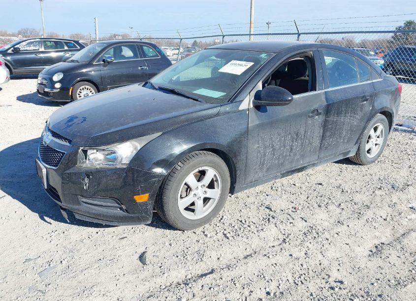 Photo 2 of 2014 Chevrolet Cruze 1LT AUTO (VIN 1G1PC5SB7E7415194)