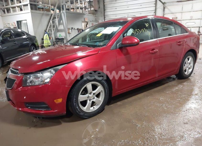 Photo 2 of 2014 Chevrolet Cruze 1LT AUTO (VIN 1G1PC5SB7E7438894)