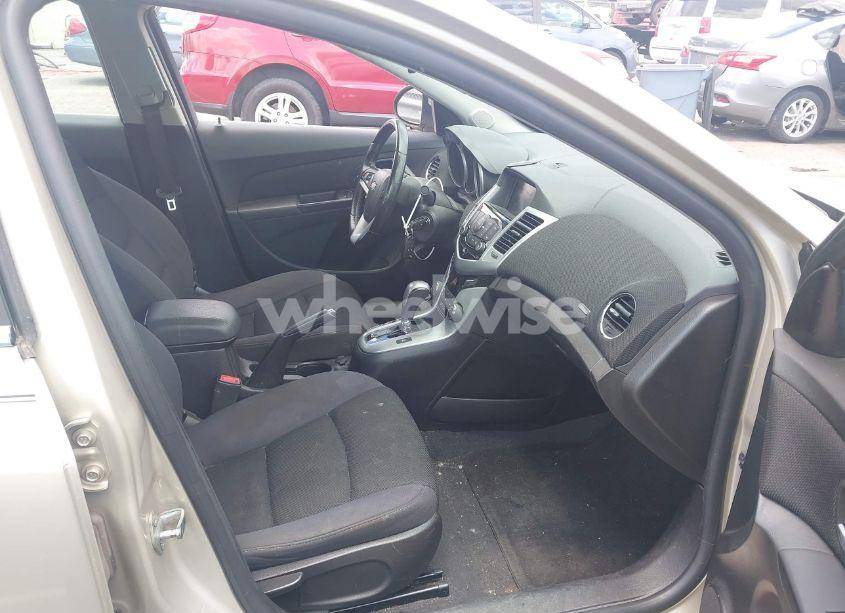 Photo 5 of 2014 Chevrolet Cruze 1LT AUTO (VIN 1G1PC5SB7E7455825)