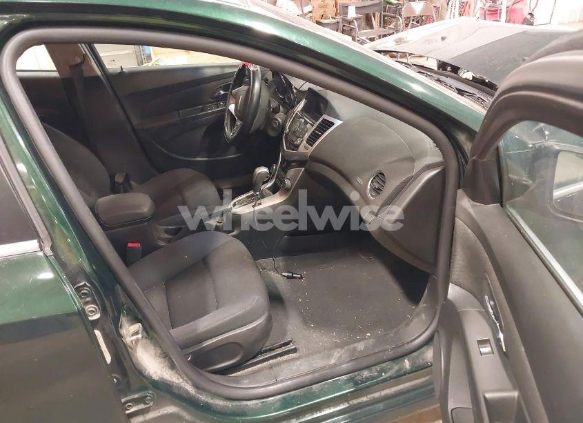 Photo 5 of 2014 Chevrolet Cruze 1LT AUTO (VIN 1G1PC5SB7E7478389)