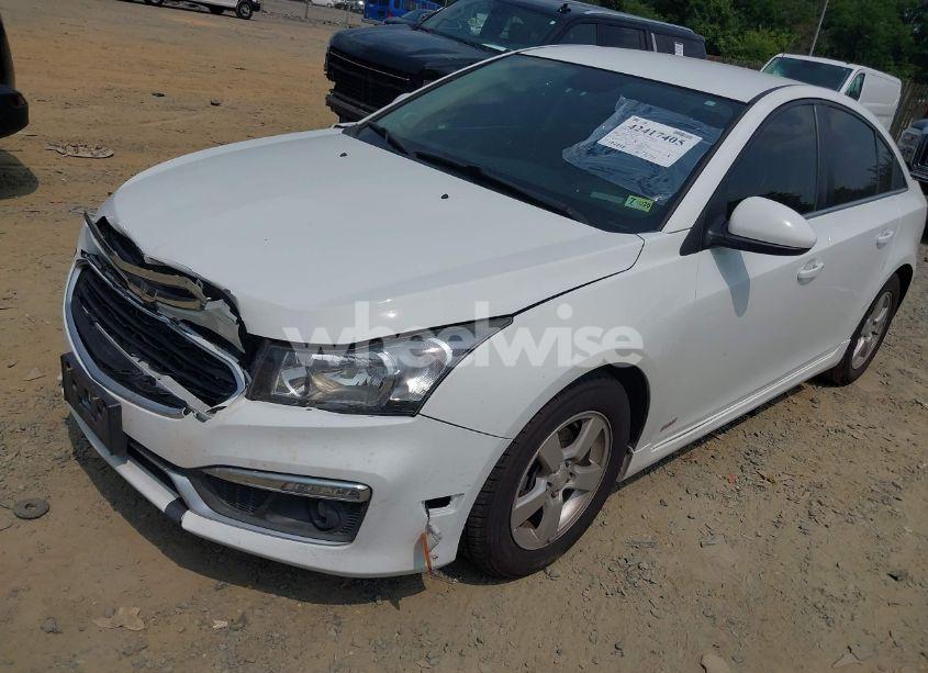 Photo 2 of 2015 Chevrolet Cruze 1LT AUTO (VIN 1G1PC5SB7F7109856)