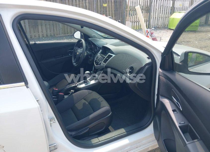 Photo 5 of 2015 Chevrolet Cruze 1LT AUTO (VIN 1G1PC5SB7F7109856)