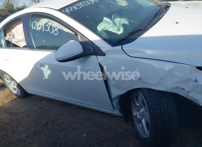 Photo 13 of 2015 Chevrolet Cruze 1LT AUTO (VIN 1G1PC5SB7F7141982)