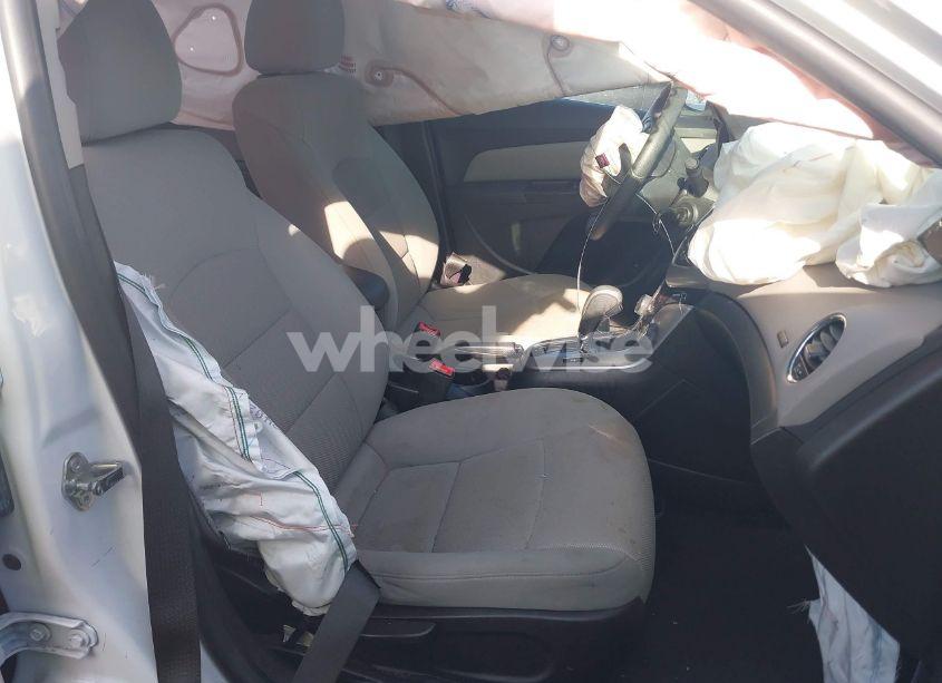 Photo 5 of 2015 Chevrolet Cruze 1LT AUTO (VIN 1G1PC5SB7F7141982)