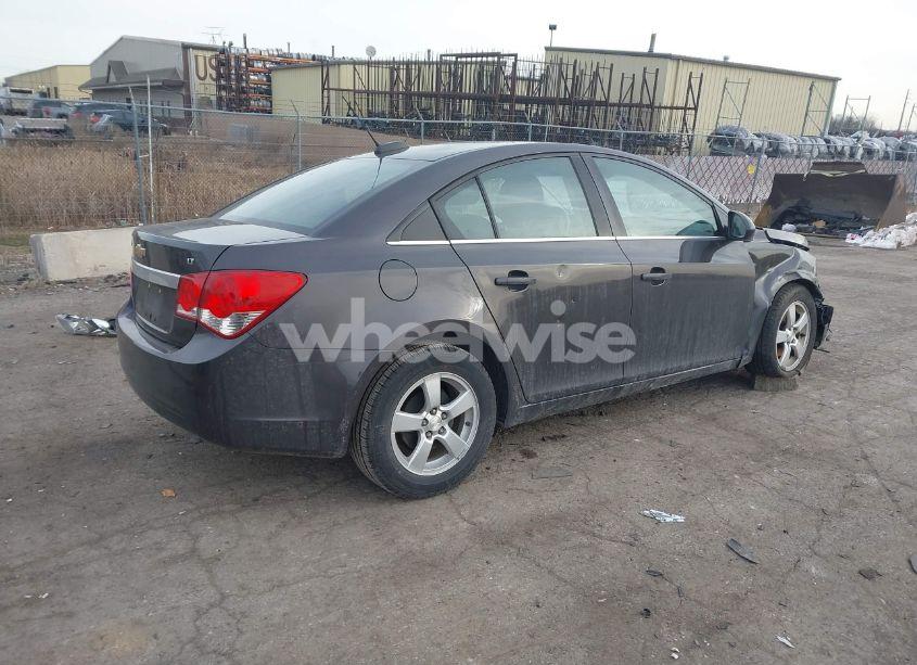 Photo 4 of 2015 Chevrolet Cruze 1LT AUTO (VIN 1G1PC5SB7F7207804)