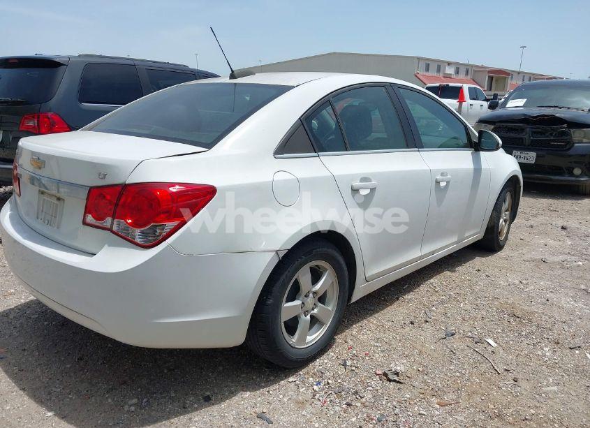 Photo 4 of 2015 Chevrolet Cruze 1LT AUTO (VIN 1G1PC5SB7F7257800)