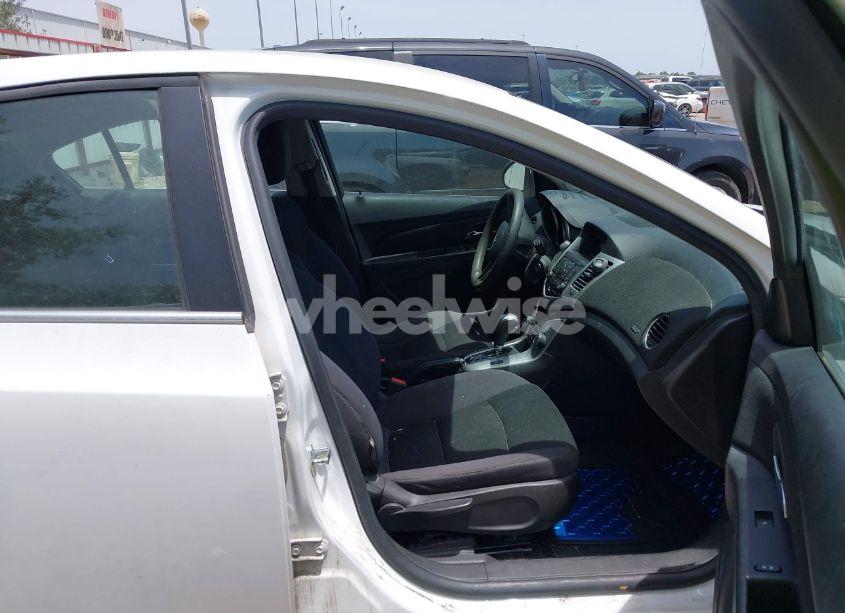 Photo 5 of 2015 Chevrolet Cruze 1LT AUTO (VIN 1G1PC5SB7F7257800)