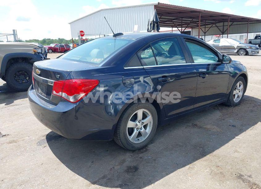 Photo 4 of 2015 Chevrolet Cruze 1LT AUTO (VIN 1G1PC5SB7F7269218)