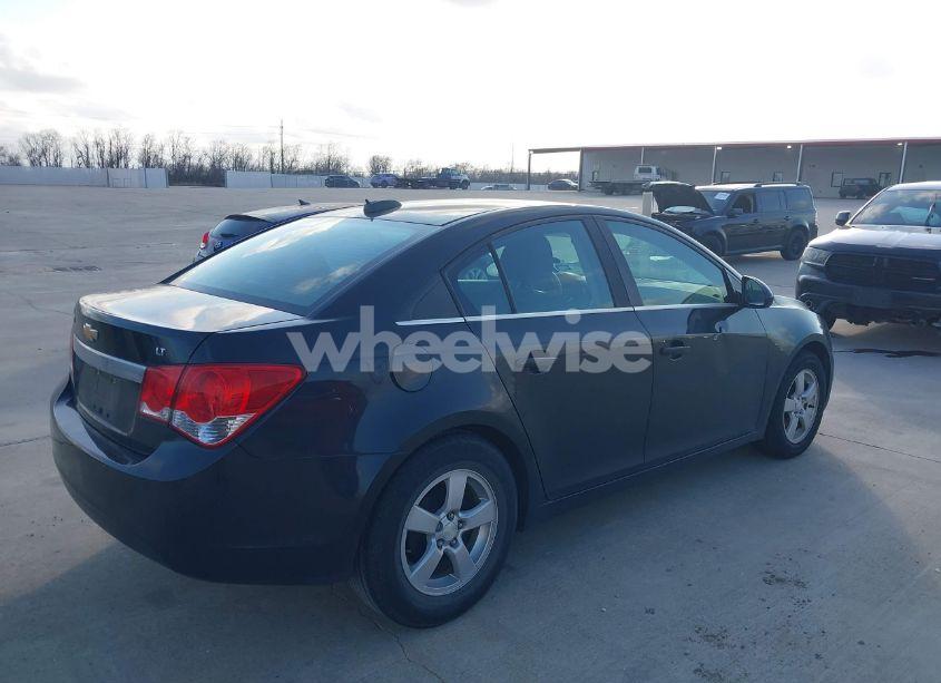 Photo 4 of 2015 Chevrolet Cruze 1LT AUTO (VIN 1G1PC5SB7F7300886)