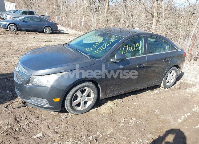 Photo 2 of 2013 Chevrolet Cruze 1LT AUTO (VIN 1G1PC5SB8D7122192)