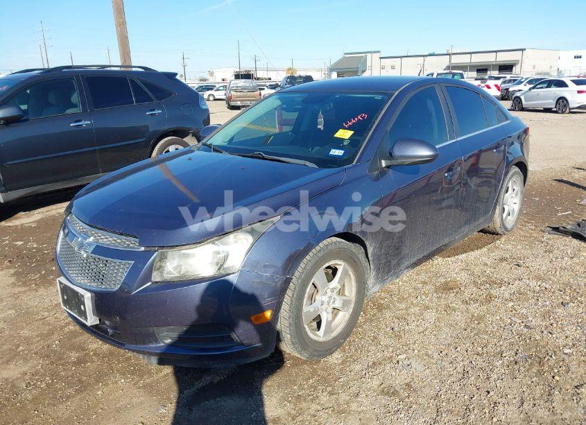 Photo 2 of 2013 Chevrolet Cruze 1LT AUTO (VIN 1G1PC5SB8D7235365)