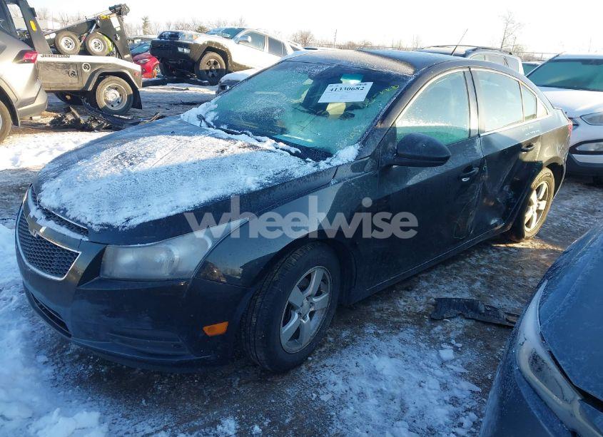 Photo 2 of 2013 Chevrolet Cruze 1LT AUTO (VIN 1G1PC5SB8D7241814)