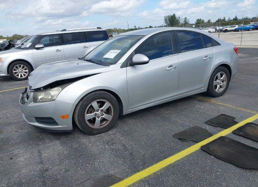 Photo 2 of 2014 Chevrolet Cruze 1LT AUTO (VIN 1G1PC5SB8E7103319)