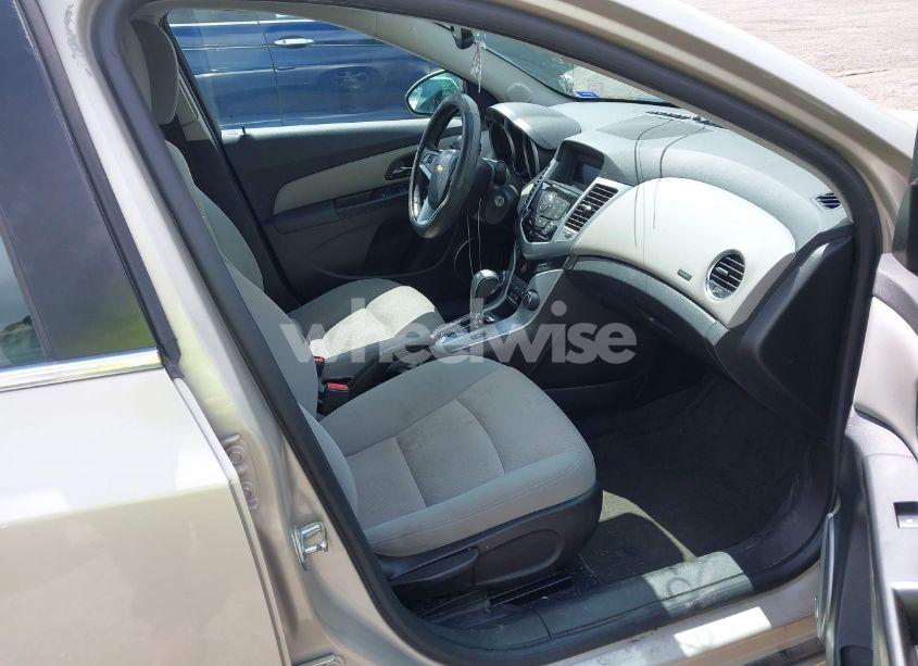 Photo 5 of 2014 Chevrolet Cruze 1LT AUTO (VIN 1G1PC5SB8E7192700)