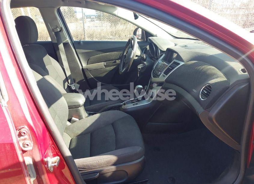 Photo 5 of 2014 Chevrolet Cruze LT (VIN 1G1PC5SB8E7294384)