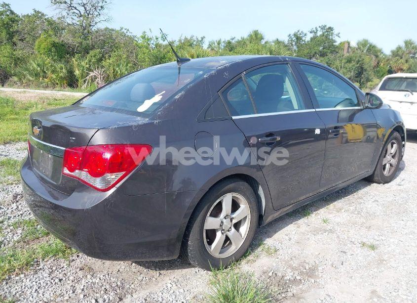 Photo 4 of 2014 Chevrolet Cruze 1LT AUTO (VIN 1G1PC5SB8E7303536)