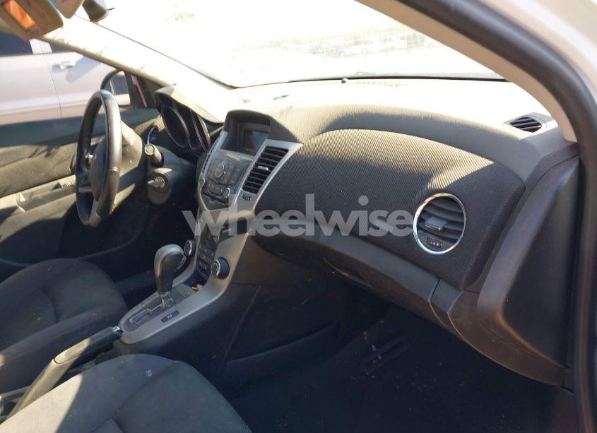 Photo 5 of 2014 Chevrolet Cruze 1LT AUTO (VIN 1G1PC5SB8E7306954)