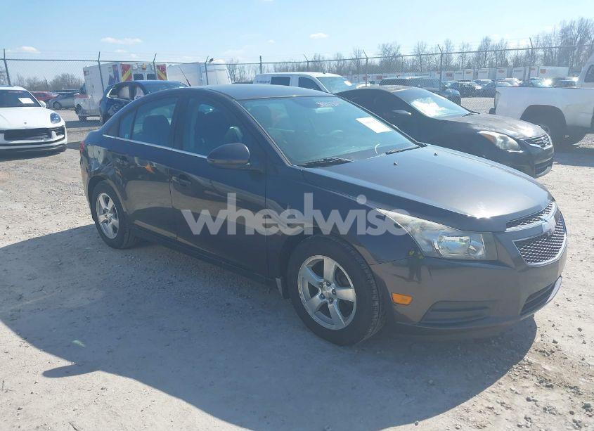 2014 Chevrolet Cruze 1LT AUTO (VIN 1G1PC5SB8E7327979) main photo