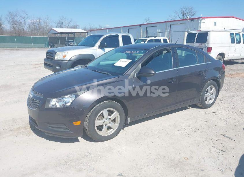 Photo 2 of 2014 Chevrolet Cruze 1LT AUTO (VIN 1G1PC5SB8E7327979)