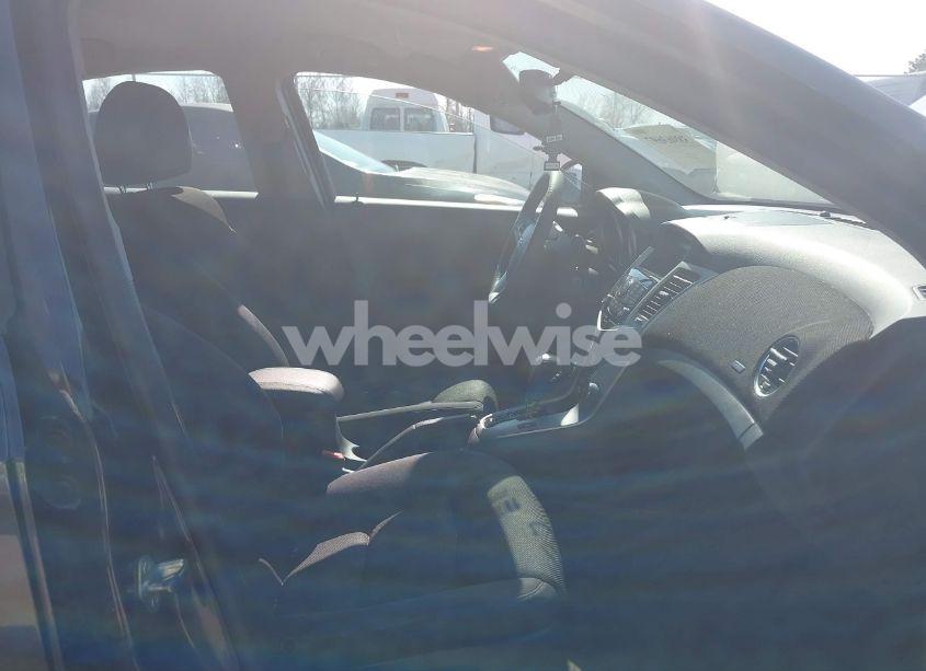 Photo 5 of 2014 Chevrolet Cruze 1LT AUTO (VIN 1G1PC5SB8E7327979)